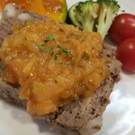 キッチン ブルー グローブ - 反対側から、シャルキュティエールソースがたっぷり！