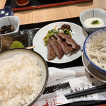 Rikyuu - 牛タン定食 2枚4切れ