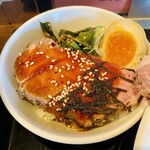 麺屋 甚八 - レアポーク丼