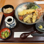 Sojibou - 名物お好みぶっかけそば（大盛り：無料）
                        ５種盛り定食
                        （大海老天・舞茸天・大根おろし・
                        　温泉たまご・梅干し）