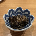 鮨・酒・肴 杉玉 - イカスミ黒キムチ　369円