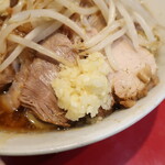 ラーメン二郎 - ニンニク少し
