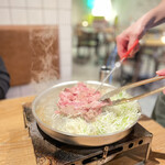 タレ焼肉と包み野菜の専門店 焼肉くるとん - 