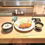 はったや - とんかつ、ご飯・中＋味噌汁