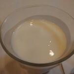 インディアンレストラン西麻布 by KENBOKKE - ラッシーは濃厚で自然な甘さ。