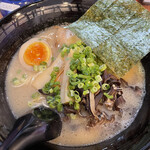 博多とんこつラーメン　しろひげ - 