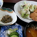 仁三郎 - 2013/9/2　新鮭フライと生野菜