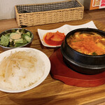 韓屋 Ondol - 豚チゲ定食