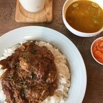 スープカレー&ダイニング エルビス - キャロットラペはオマケでいただきました！