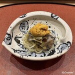 御料理 寺沢 - 鮑の柔らか煮とムラサキ海胆の海鮮涼麺