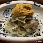 御料理 寺沢 - 鮑の柔らか煮とムラサキ海胆の海鮮涼麺