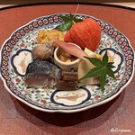 御料理 寺沢 - 薩摩揚､磯螺貝の旨煮､鯖に酢取り茗荷､海鞘､伽羅蕗に酸漿､酸漿の中には穴子の蕃茄煮､自家製の鯨ベーコンに無花果