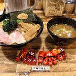 横浜ラーメンとんこつ家 - つけ麺