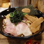 横浜ラーメンとんこつ家 - 麺