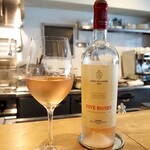 スガハラ - Leone de Castris Five Roses