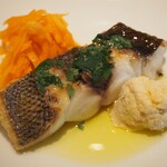 スガハラ - 佐賀県産 関いさき + 関いさきの卵 + 人参のサラダ