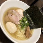 コトホギ - 特白醤油ラーメン　950円