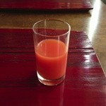 日本料理 嘉助 - 嘉助特製ジュース（赤パプリカのジュースにレモンを絞って）