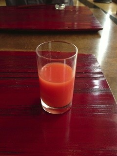 日本料理 嘉助 - 嘉助特製ジュース（赤パプリカのジュースにレモンを絞って）