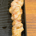 やきとり魂朝太郎 - 淡路鶏の串焼き おまかせ10本 1260円+税のネック塩