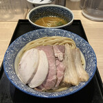 麺屋一燈 - チャーシュー濃厚魚介つけめん（1,550円）＋大盛り（150円）