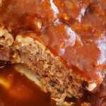 おぐら - ハンバーグはナツメグがきいた自家製。