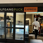 Wolfgang Puck  Express - ファサード