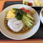 レスト飯店紫竹苑 - 冷やし中華。