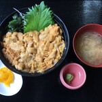 漁師の店 中村屋 - 生ウニ丼<ムラサキウニ>,つぼ漬,味噌汁