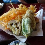 手打ち・つけ汁 うどん処 てる井 - 野菜天ぷら（500円）/令和5年7月