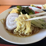 レスト飯店紫竹苑 - 麺はシコシコ