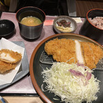 Tonkatsu Futaba - ロースカツ膳（160グラム）1400円　+チキンカツ150円（税別）