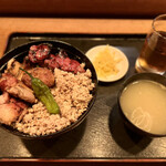 Toriyoshi - ランチの焼き鳥丼