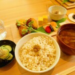 素滋食堂 - 素滋の季節定食￥1,600