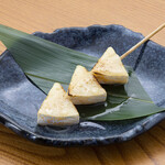 Kuimonoya Tsuu - カマンベールチーズ串