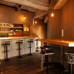 &WINE - 内観全景