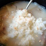 アリラン亭 - 2013.4ソルロンタンにライス投入