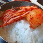 アリラン亭 - 2013.4キムチとカクテキをオンザライス