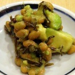 旬味ひげ - 2013.4アボガド納豆をシェア。塩昆布がいい効果