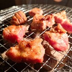 炭火ホルモン焼き まるかん - 