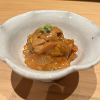 鮨トキドキ串 海老虎 - 松前漬けと雲丹いくら小丼
                    贅沢なインパクト