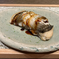 鮨トキドキ串 海老虎 - 穴子握りふっくらでほっぺが落ちそう