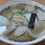 丸竹食堂 - 極細縮れ麺が特徴的です。