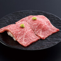 霜降りロースの握り (1貫)