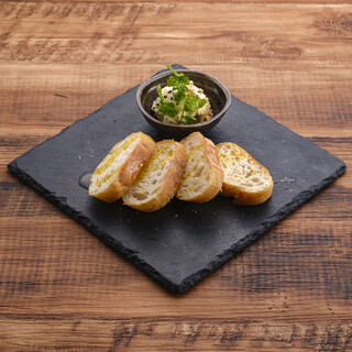 We also offer a variety of Izakaya (Japanese-style bar) menu items that are cost-effective.