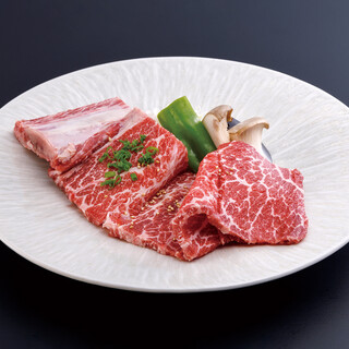 ・Carefully selected high-quality meat