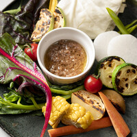 とりのさと農園さんの季節野菜　バーニャソースと美味しいオリーブオイルで