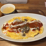 mel mel cafe. - 牛すじのトマトソースオムライス