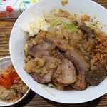 Yume Wo Katare - 汁なし（小・炙り）ニンニクマシアブラマシマシ＋豚マヨ　1000＋100円