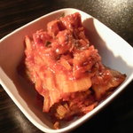 炭火ホルモン焼肉亭 - 白菜キムチ